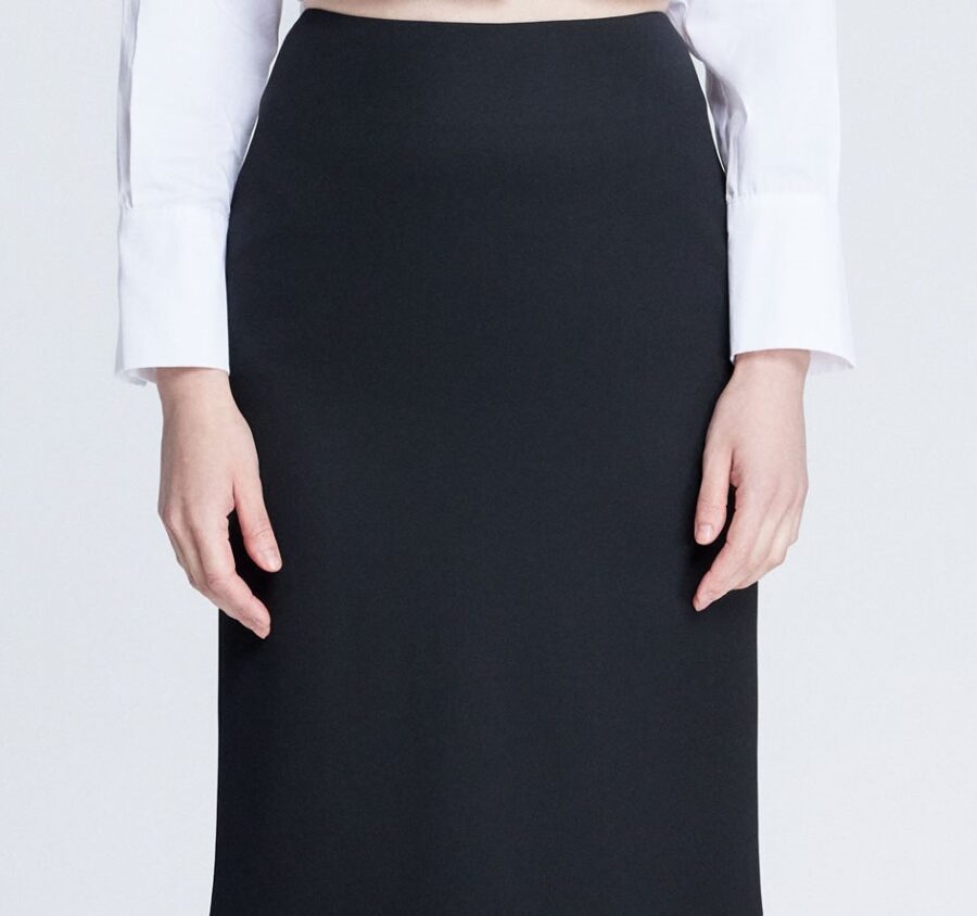 'Chic Majesty' Black Long Skirt - Image 4